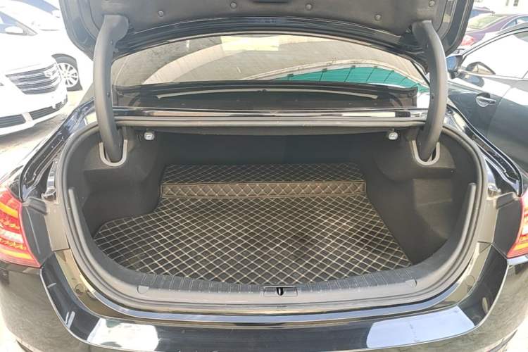 Used Hongqi H5 2020 1.8T Automatic Smart Connect Flagship Edition Trunk