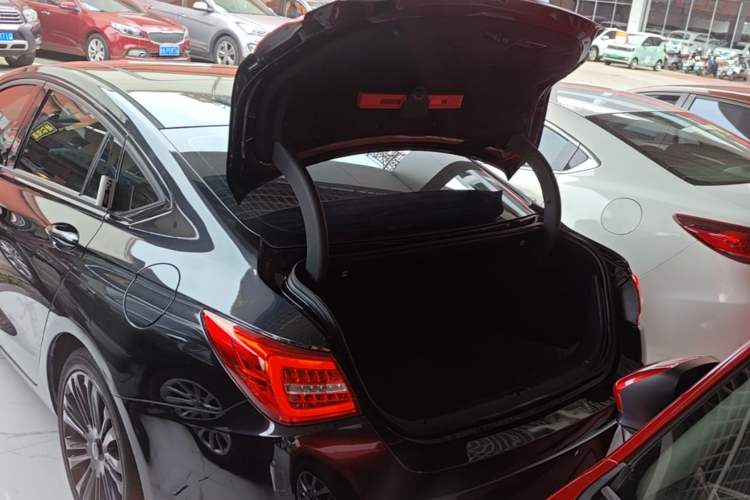 Used Hongqi H5 2020 1.8T Automatic Smart Connect Flagship Edition Trunk