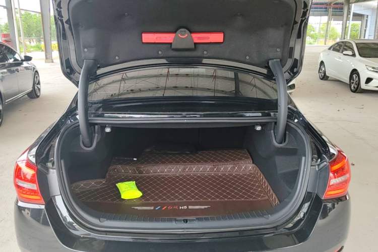 Used Hongqi H5 2020 1.8T Automatic Smart Connect Flagship Edition Trunk