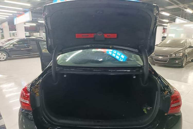 Used Hongqi H5 2020 1.5T DCT Flagship Edition Trunk
