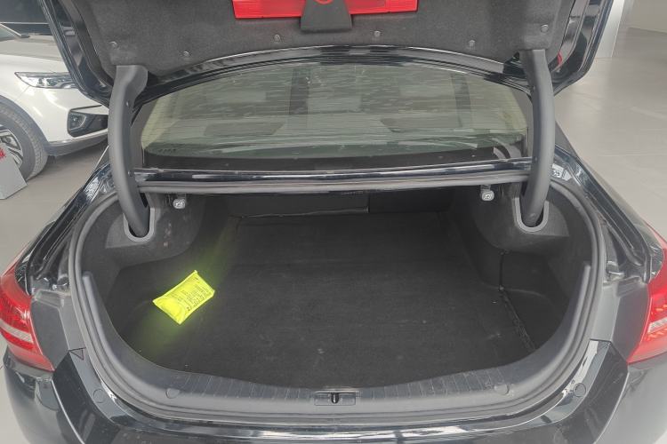 Used Hongqi H5 2020 1.5T DCT Flagship Edition Trunk