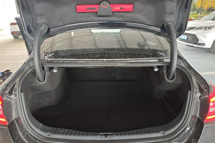 Used Hongqi H5 2020 1.5T DCT Flagship Edition Trunk