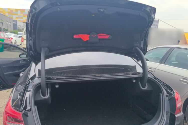 Used Hongqi H5 2020 1.5T DCT Flagship Edition Trunk
