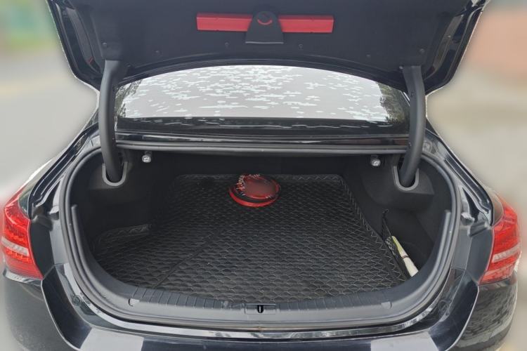 Used Hongqi H5 2020 1.5T DCT Flagship Edition Trunk