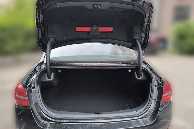 Used Hongqi H5 2020 1.5T DCT Flagship Edition Trunk