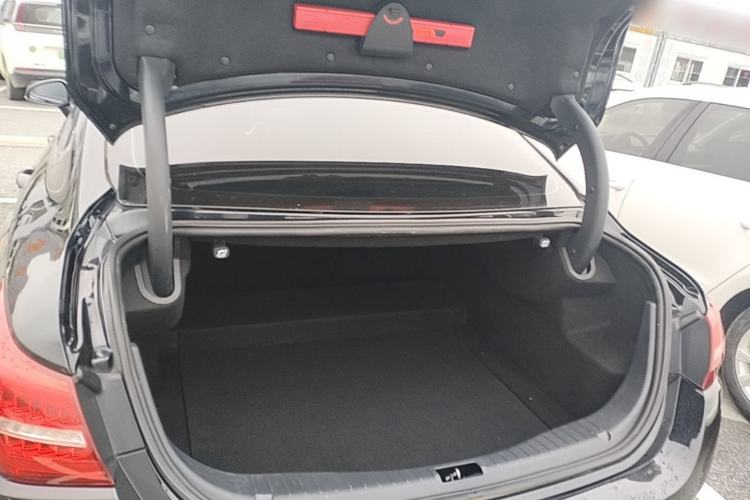Used Hongqi H5 2020 1.8T Automatic Smart Connect Flagship Edition Trunk