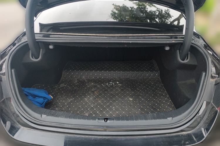 Used Hongqi H5 2020 1.8T Automatic Smart Connect Flagship Edition Trunk