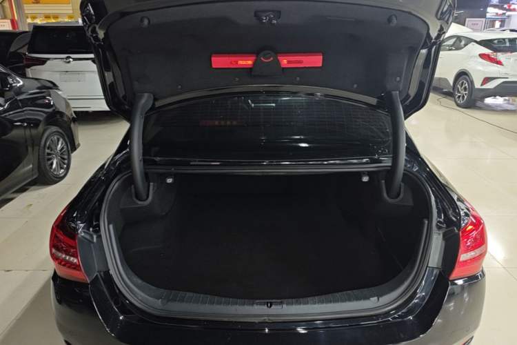 Used Hongqi H5 2020 1.5T DCT Flagship Edition Trunk