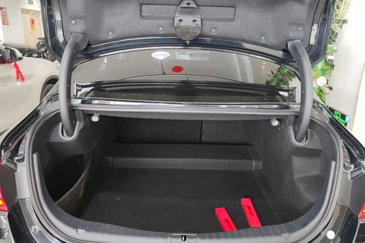 Used Hongqi H5 2020 1.8T Automatic Smart Connect Flagship Edition Trunk