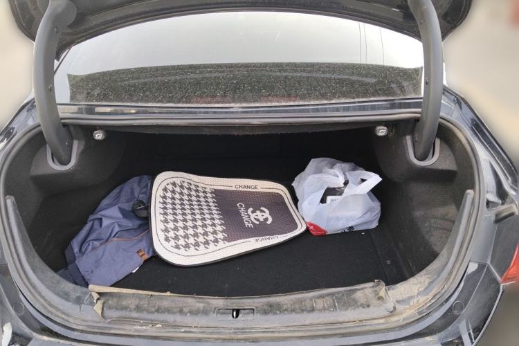 Used Hongqi H5 2020 1.8T Automatic Smart Connect Flagship Edition Trunk