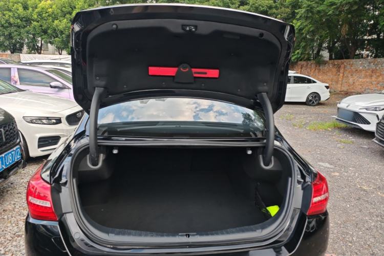 Used Hongqi H5 2020 1.5T DCT Flagship Edition Trunk