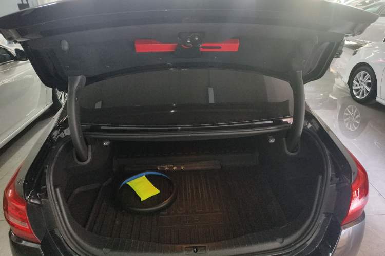 Used Hongqi H5 2020 1.8T Automatic Smart Connect Flagship Edition Trunk