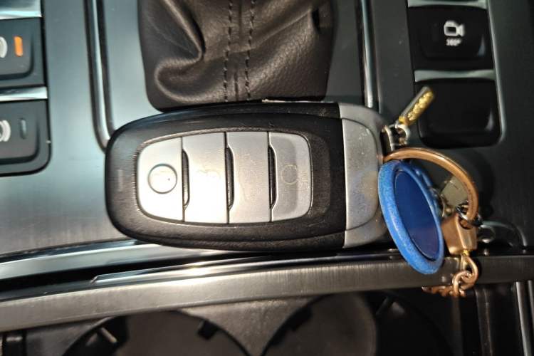 Used Hongqi H5 2020 1.8T Automatic Smart Connect Flagship Edition Vehicle Key