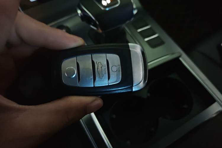 Used Hongqi H5 2020 1.8T Automatic ZhiLian QiYun Edition Vehicle Key