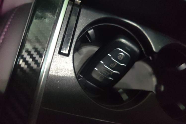 Used Hongqi H5 2020 1.8T Automatic ZhiLian QiYun Edition Vehicle Key