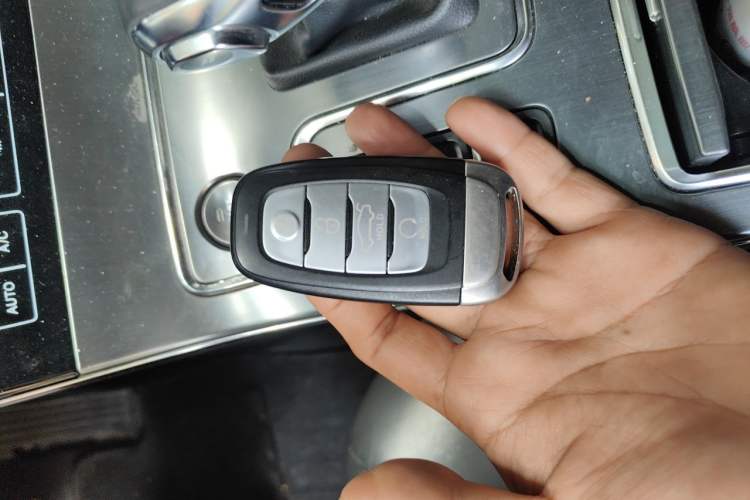 Used Hongqi H5 2020 1.8T Automatic ZhiLian QiYun Edition Vehicle Key