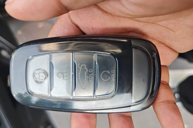 Used Hongqi H5 2020 1.8T Automatic ZhiLian QiYun Edition Vehicle Key