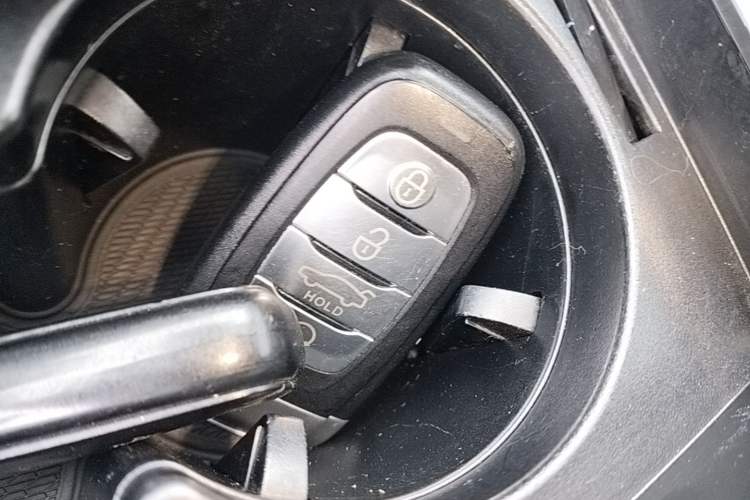 Used Hongqi H5 2020 1.8T Automatic Smart Connect Flagship Edition Vehicle Key