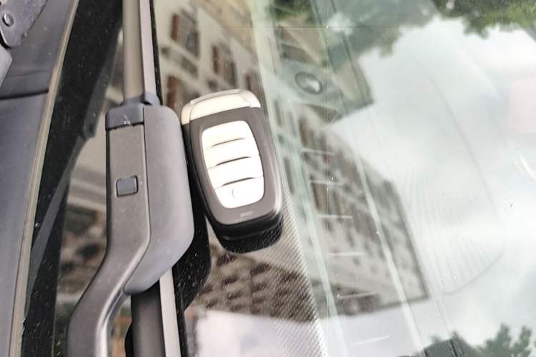 Used Hongqi H5 2020 1.8T Automatic ZhiLian QiYun Edition Vehicle Key