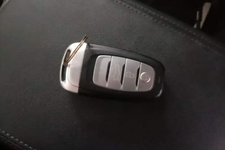 Used Hongqi H5 2020 1.8T Automatic ZhiLian QiYun Edition Vehicle Key