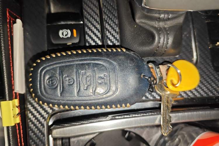 Used Hongqi H5 2020 1.8T Automatic Smart Connect Flagship Edition Vehicle Key