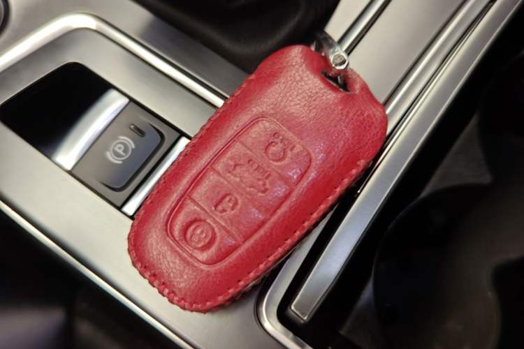 Used Hongqi H5 2020 1.8T Automatic ZhiLian QiYun Edition Vehicle Key