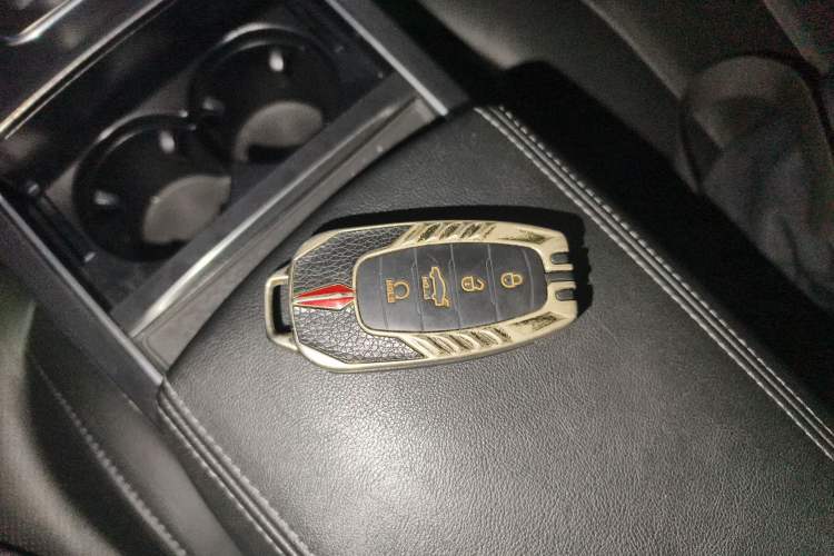 Used Hongqi H5 2020 1.8T Automatic Smart Connect Flagship Edition Vehicle Key