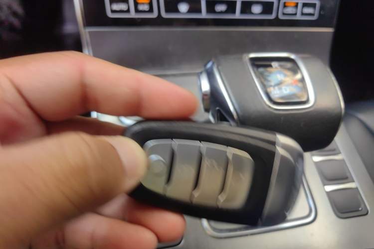 Used Hongqi H5 2020 1.8T Automatic ZhiLian QiYun Edition Vehicle Key