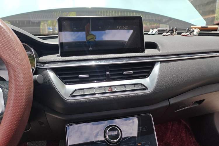 Used Hongqi H5 2020 1.8T Automatic ZhiLian QiYun Edition Audio And AC Panel