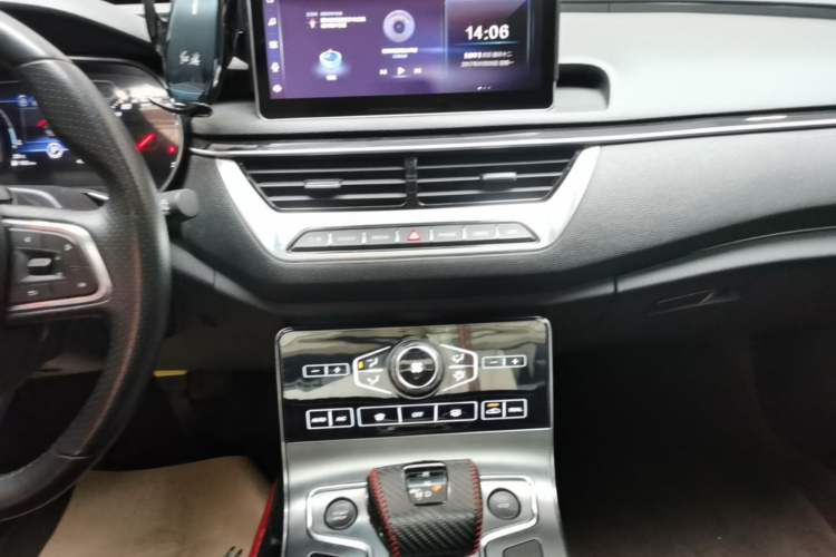 Used Hongqi H5 2020 1.8T Automatic ZhiLian QiYun Edition Audio And AC Panel