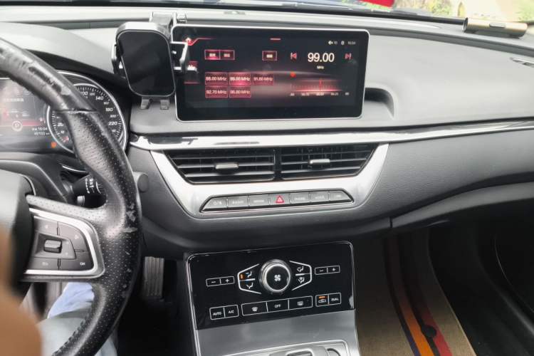 Used Hongqi H5 2020 1.5T DCT Flagship Edition Audio And AC Panel