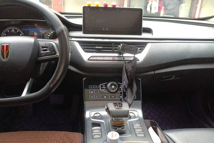 Used Hongqi H5 2020 1.8T Automatic Smart Connect Flagship Edition Audio And AC Panel