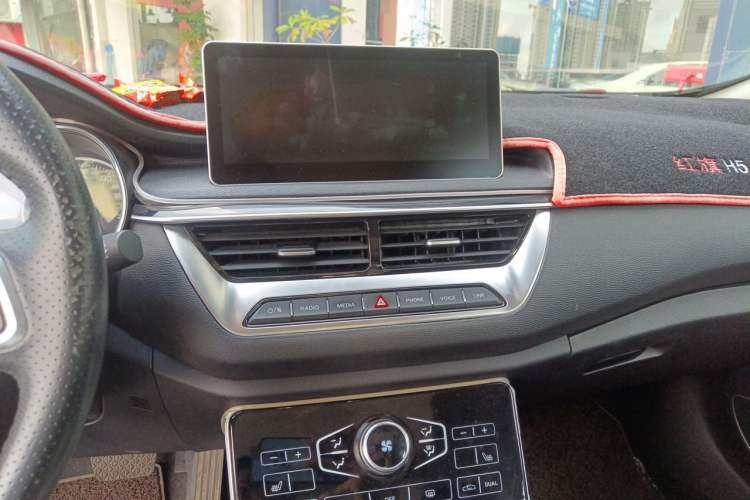 Used Hongqi H5 2020 1.8T Automatic Smart Connect Flagship Edition Audio And AC Panel