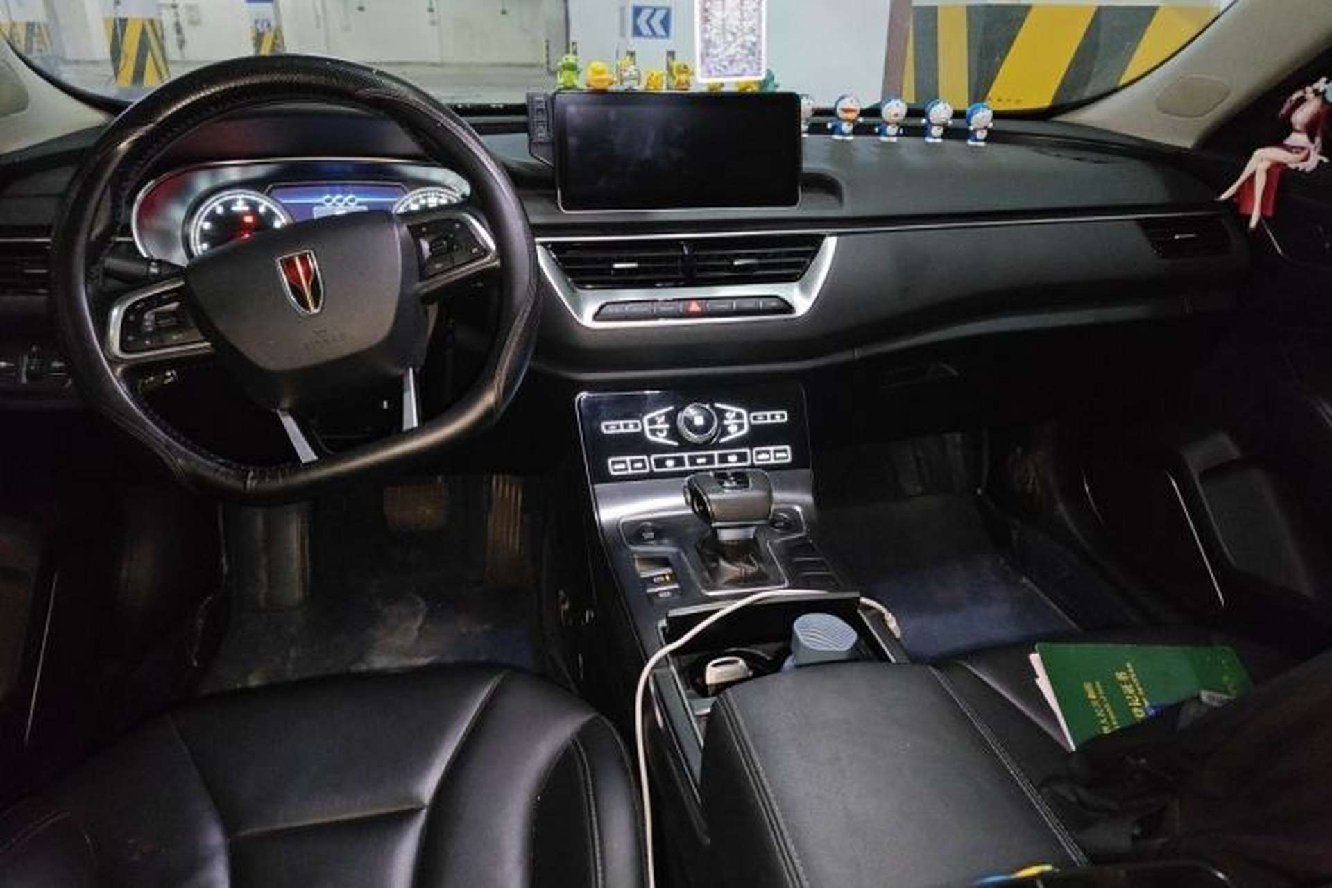 Used Hongqi H5 2020 1.5T DCT Flagship Edition Center Console
