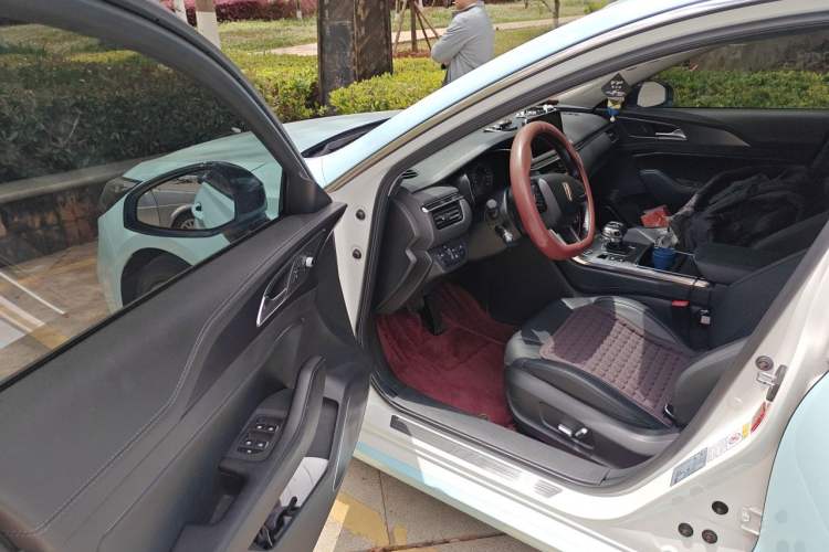 Used Hongqi H5 2020 1.8T Automatic ZhiLian QiYun Edition Driver Seat