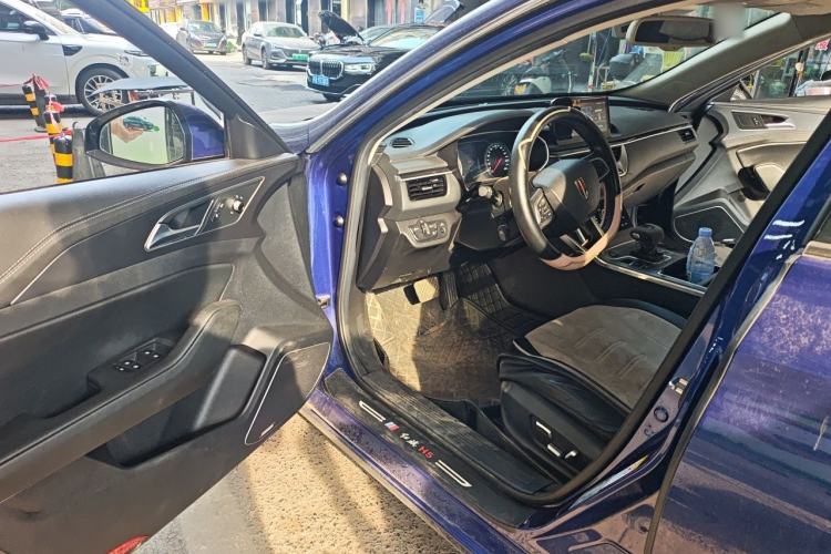 Used Hongqi H5 2020 1.8T Automatic Smart Connect Flagship Edition Driver Seat