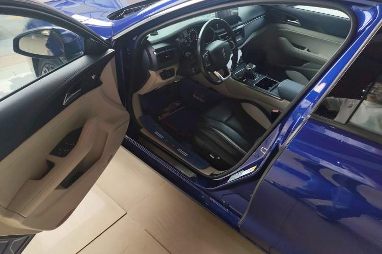 Used Hongqi H5 2020 1.8T Automatic Smart Connect Flagship Edition Driver Seat