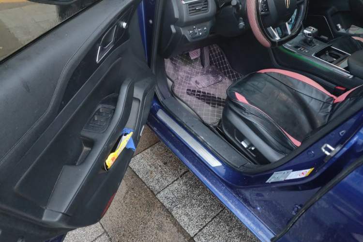 Used Hongqi H5 2020 1.8T Automatic Smart Connect Flagship Edition Driver Seat