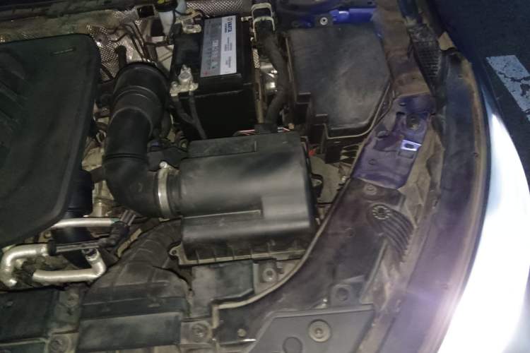 Used Hongqi H5 2020 1.5T DCT Flagship Edition Engine Bay Left