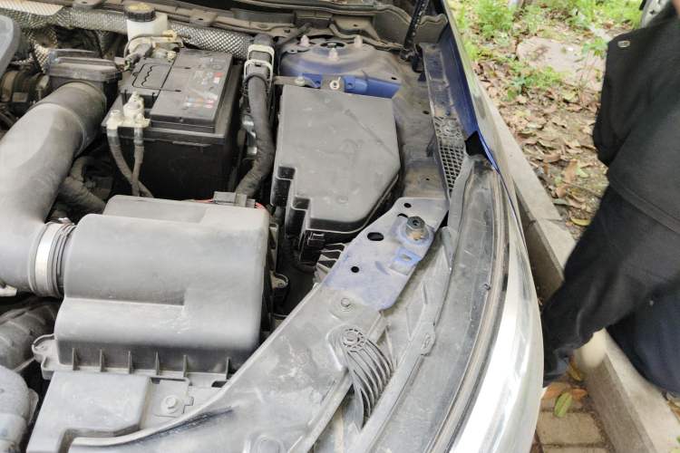 Used Hongqi H5 2020 1.8T Automatic Smart Connect Flagship Edition Engine Bay Left