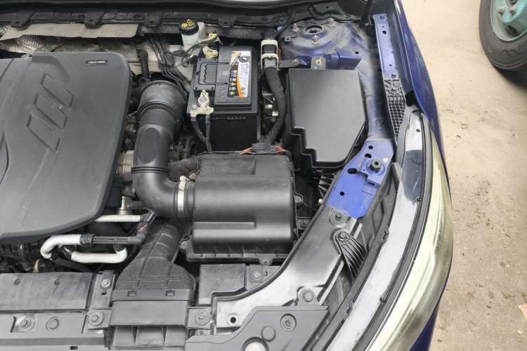Used Hongqi H5 2020 1.5T DCT Flagship Edition Engine Bay Left
