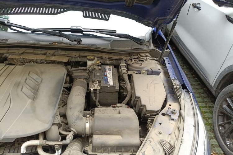 Used Hongqi H5 2020 1.8T Automatic Smart Connect Flagship Edition Engine Bay Left