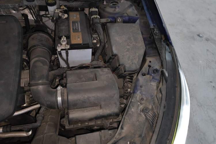 Used Hongqi H5 2020 1.5T DCT Flagship Edition Engine Bay Left