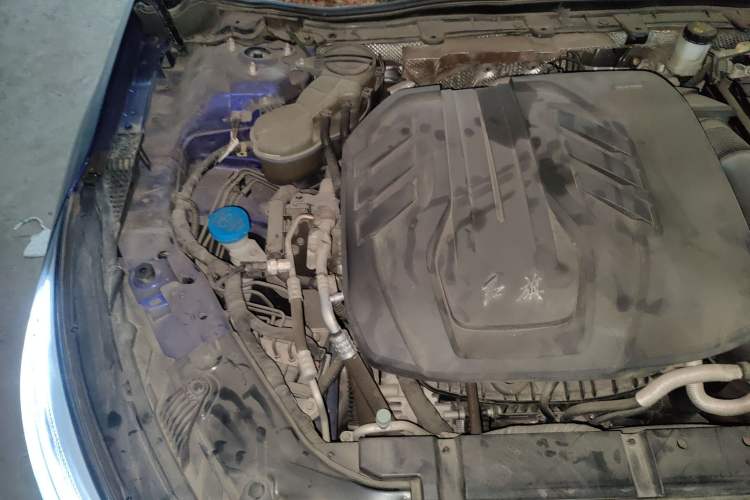 Used Hongqi H5 2020 1.8T Automatic ZhiLian QiYun Edition Engine Bay Right