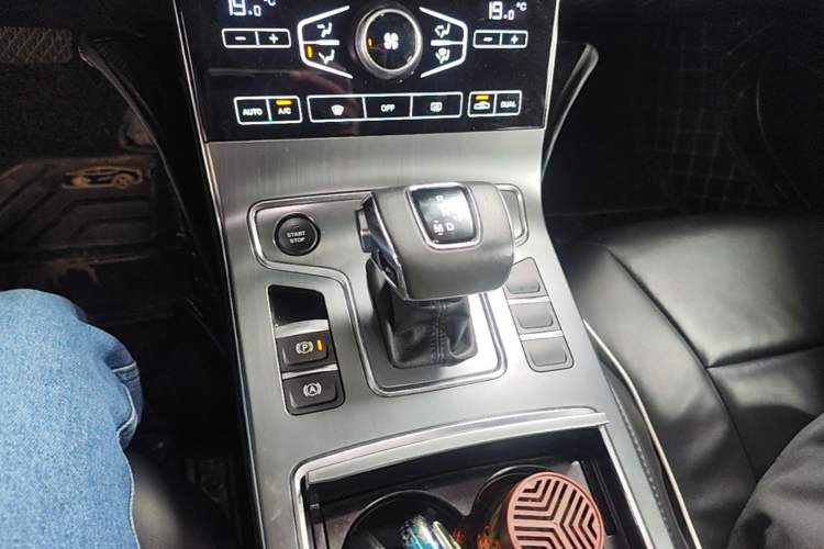 Used Hongqi H5 2020 1.5T DCT Flagship Edition Gear Lever
