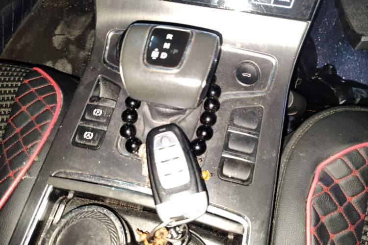 Used Hongqi H5 2020 1.8T Automatic ZhiLian QiYun Edition Gear Lever