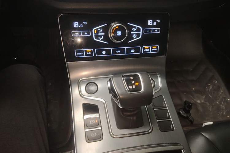 Used Hongqi H5 2020 1.5T DCT Flagship Edition Gear Lever