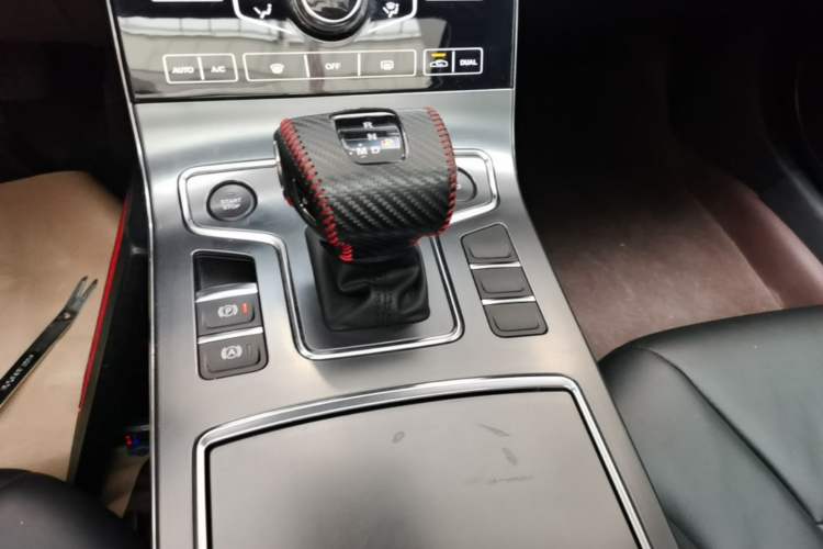 Used Hongqi H5 2020 1.8T Automatic ZhiLian QiYun Edition Gear Lever