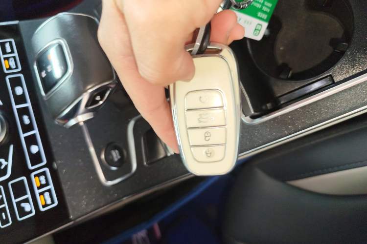 Used Hongqi H5 2020 1.8T Automatic Smart Connect Flagship Edition Interior 1