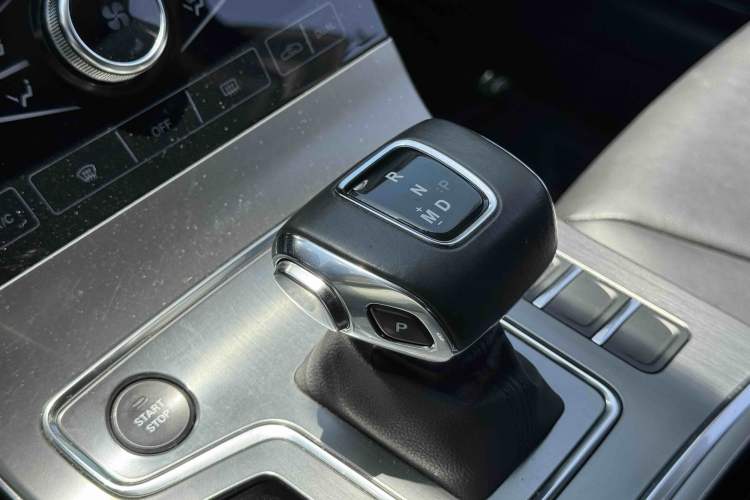 Used Hongqi H5 2020 1.5T DCT Flagship Edition Interior 3